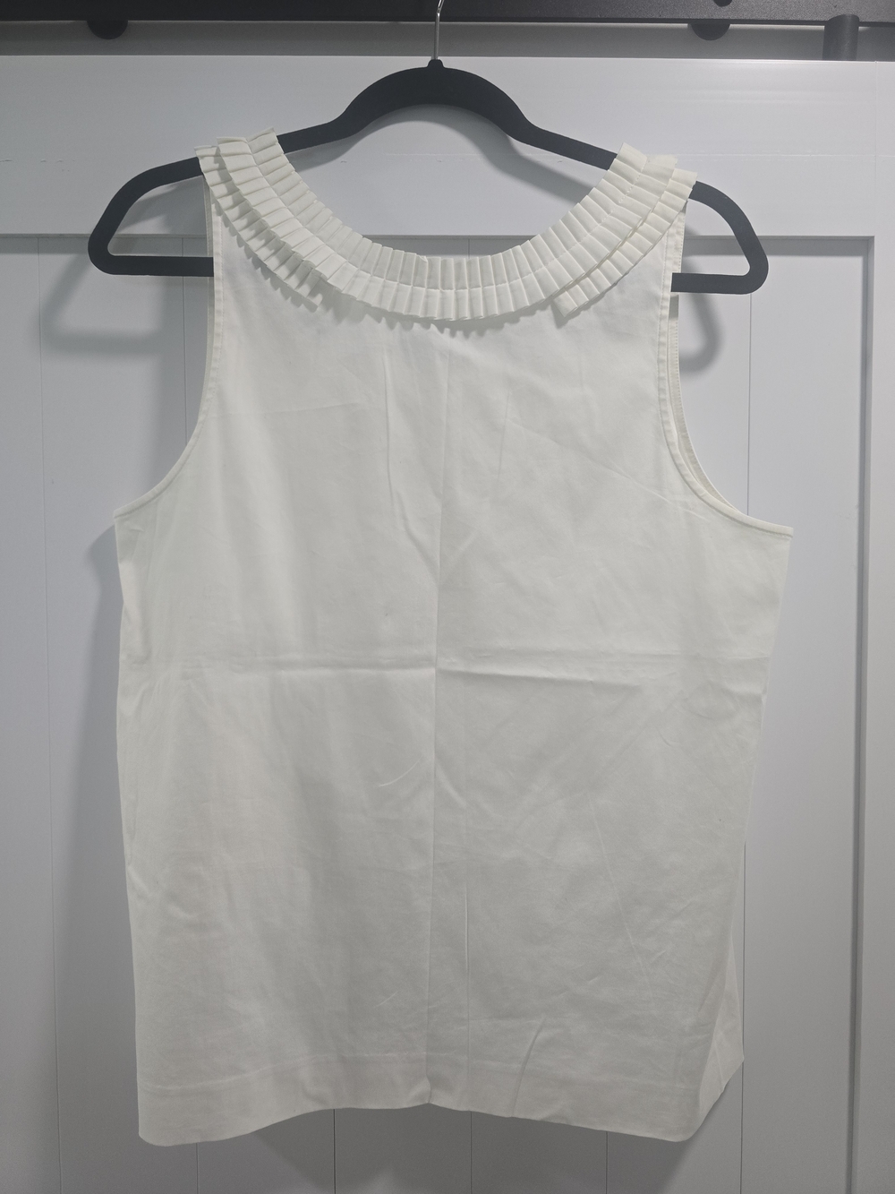 Theory Cream Pleated Collar Sleeveless Top